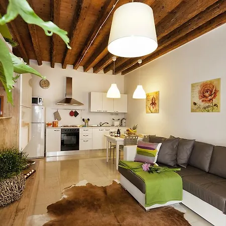 Sofia & Marilyn * Castelfranco Veneto