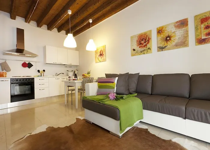 Sofia & Marilyn Castelfranco Veneto