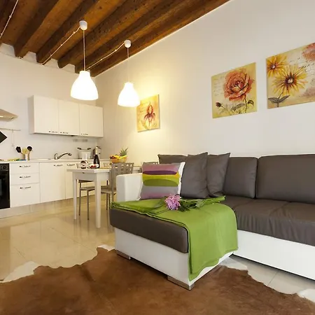 Sofia & Marilyn Castelfranco Veneto